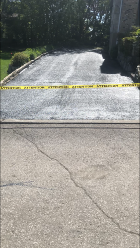 Travaux de scellant dans le secteur de Val-Bélair à Québec.